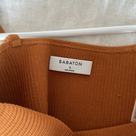 Aritzia sculpt knit crop top - Picture 3 of 3